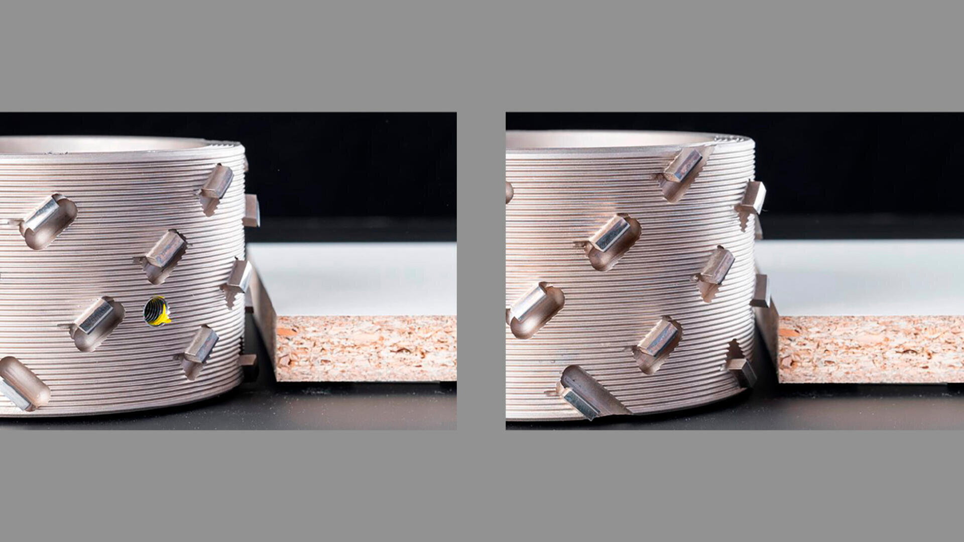 Deux gros plans d'outils de coupe industriels circulaires à plusieurs lames coudées, positionnés à côté d'un panneau d'aggloméré sur une surface plane devant un arrière-plan neutre.