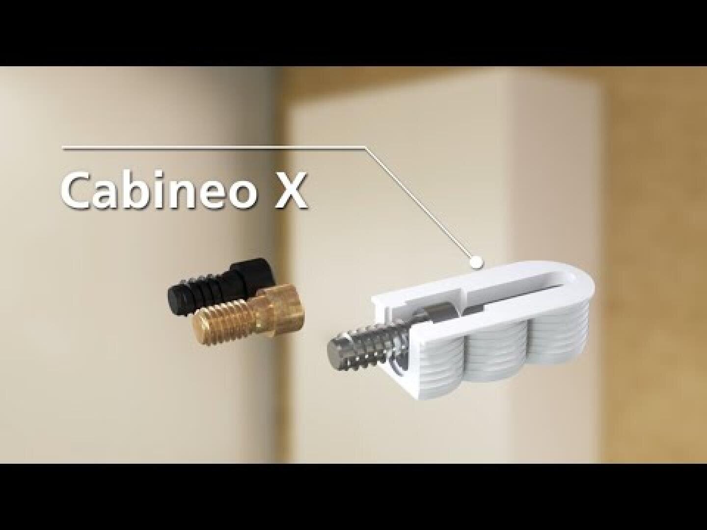 Ein beschriftetes Diagramm zeigt Cabineo X mit einer Nahaufnahme seiner Metallteile und einer Querschnittsansicht, in der die Steckverbinder vor einem unscharfen Hintergrund hervorgehoben sind.