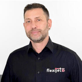 René Menghin  |  +41 79 965 39 11