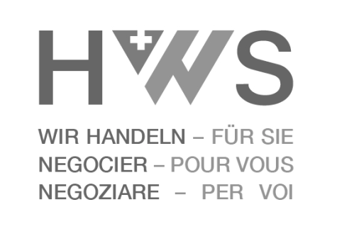 Das Bild zeigt das HWS-Logo mit einem Schweizer Kreuz im Inneren des W sowie darunter einen Text in Deutsch, Französisch und Italienisch mit der Aufschrift: „Wir handeln – für Sie. Négocier – pour vous. Negoziare – per voi.“.